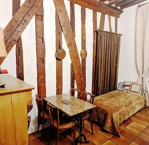 Appart Authentique Et Confortable - Marais