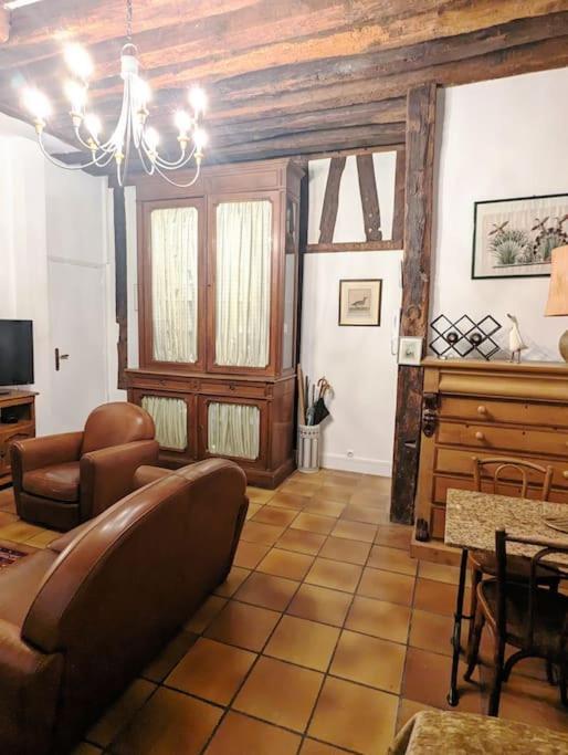 Authentique Et Confortable - Marais Appartement